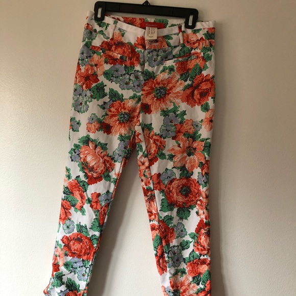SOLD Anthro Floral Pants Size 4 - Picture 2 of 4